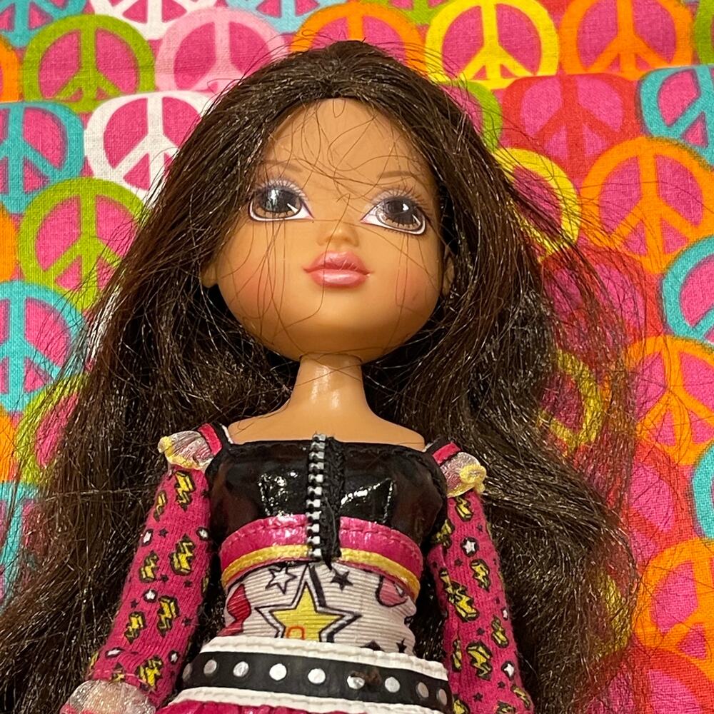 Moxie Girlz Sophina Art-titide 11" Doll Dressed as Shown